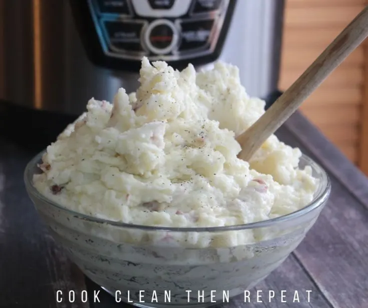 instant pot mashed potatoes finished and ready to eat.