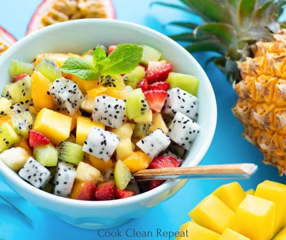 Featured image showing fruit salad recipe ready to eat.