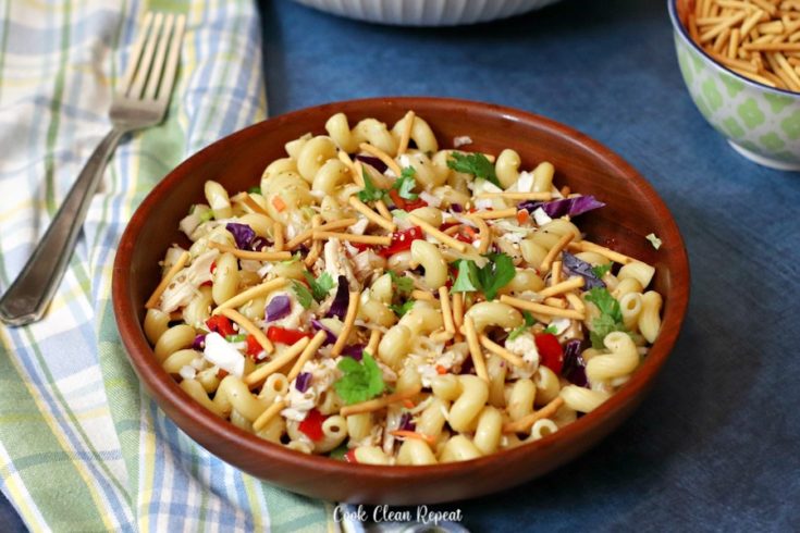 Featured image showing the finished pasta salad with chicken.