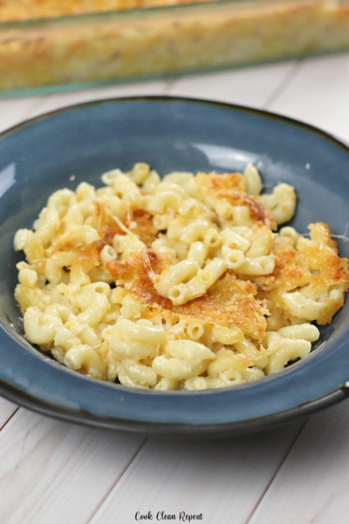 A delicious bowl full of Mac and cheese ready to be shared. 