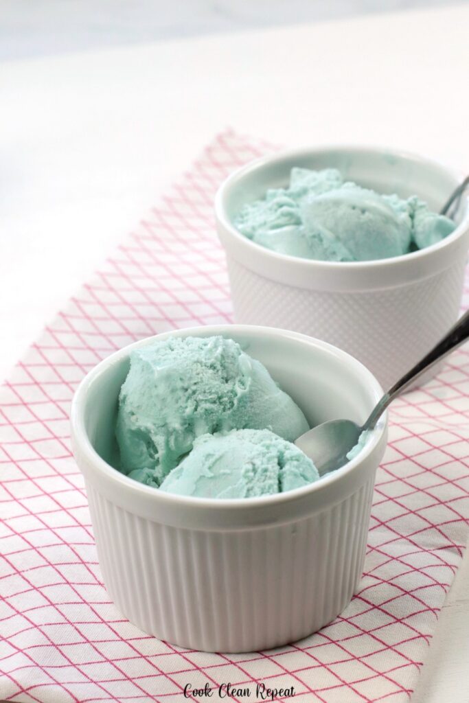 The blue finished ice cream ready to be served.