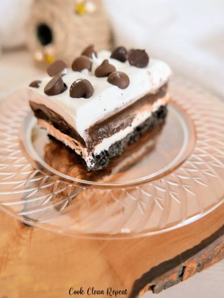 A delicious slice of the chocolate lasagna ready to be served.