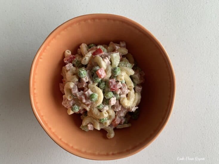 Featured image showing the finished ham and pineapple pasta salad ready to serve.