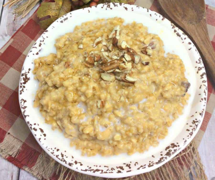 Featured image showing the finished pumpkin oatmeal ready to eat.