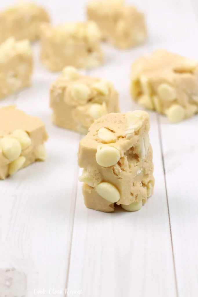 A close up view of the finished white chocolate fudge ready to eat. 