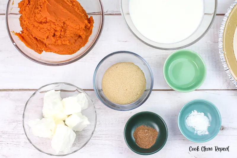 ingredients needed to make no bake pumpkin pie ready to use. 