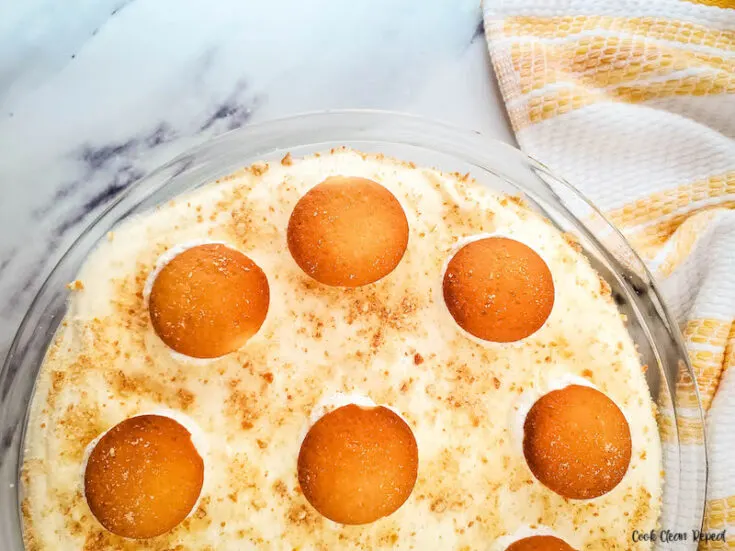 featured image showing finished banana pudding dip.