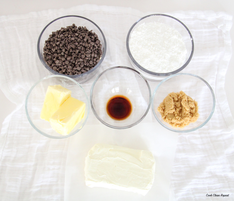 ingredients for cannoli dip