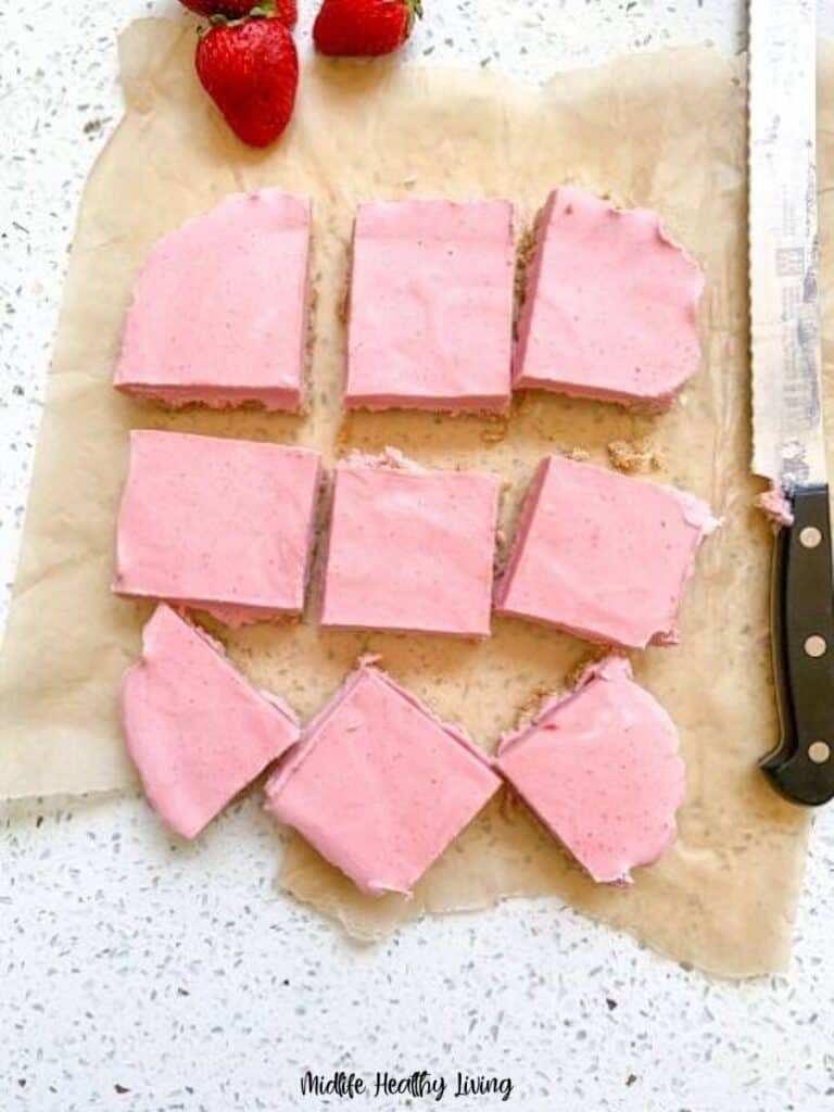 Here's the cut strawberry bars ready to be eaten.