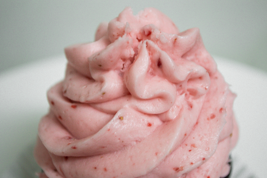 Close up of the finished strawberry frosting