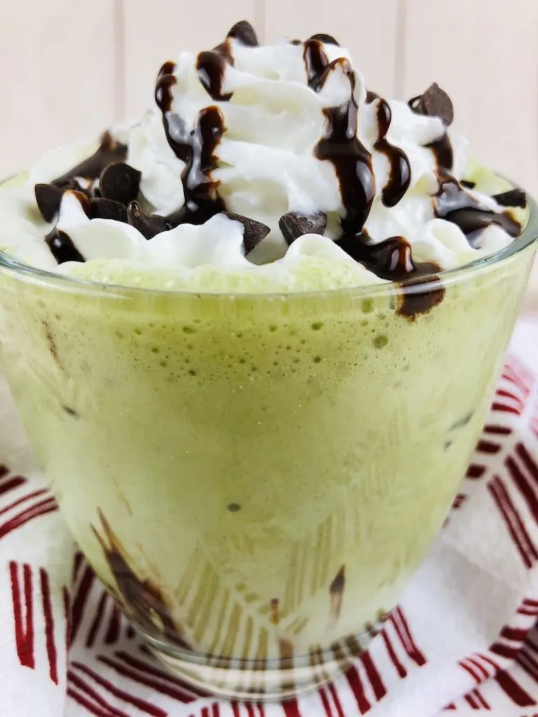A look at the finished Starbucks mint matcha frappuccino ready to drink. 