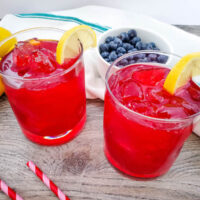 Featured image showing the finished blueberry lemonade recipe ready to drink.