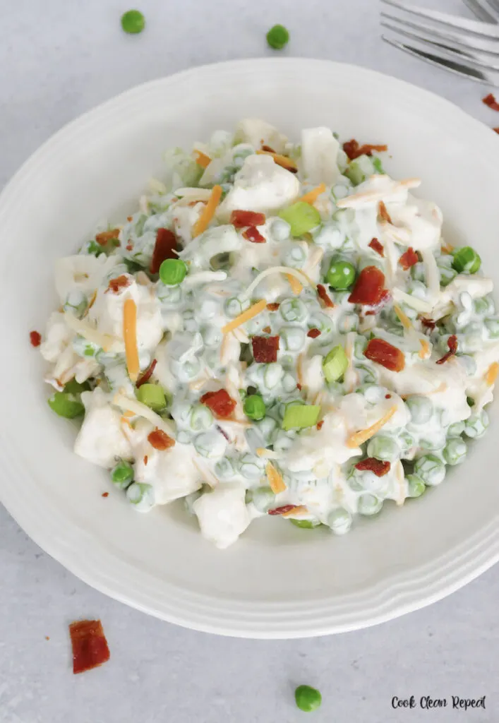 Featured image showing the finished pea salad with ranch dressing ready to eat.