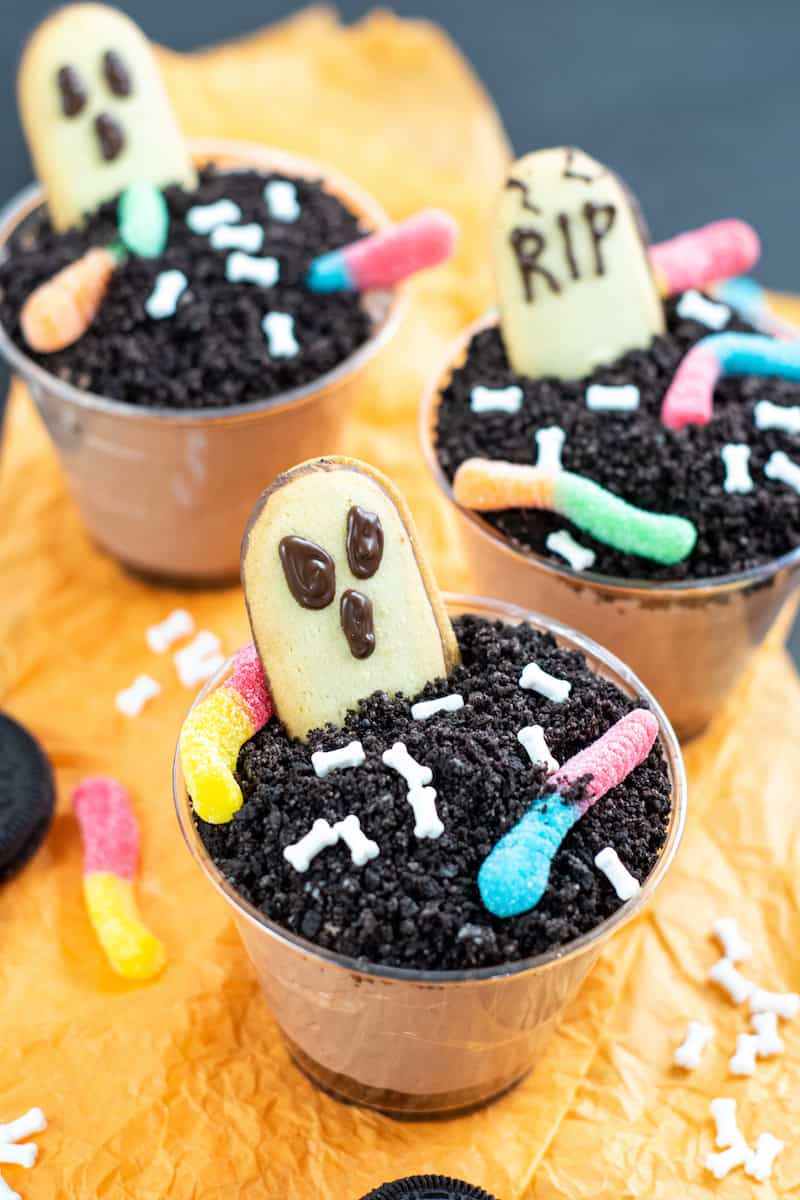 halloween dirt pudding