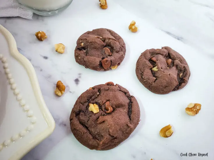 Featured image showing the finished chocolate walnut cookies ready to eat.