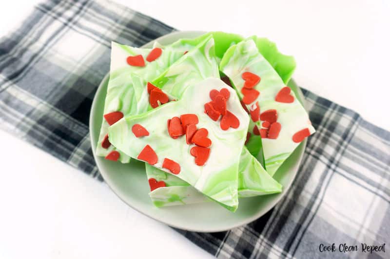Featured image showing the finished grinch chocolate bark ready to eat.