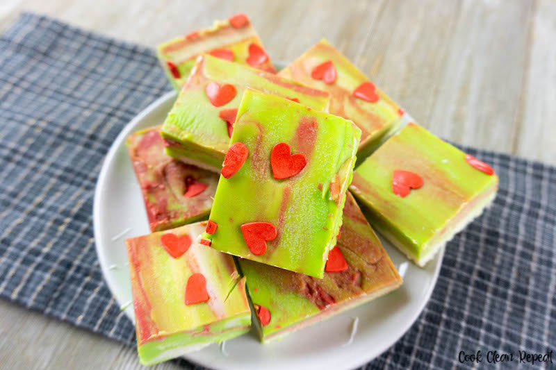 Featured image showing the finished grinch fudge recipe ready to eat.