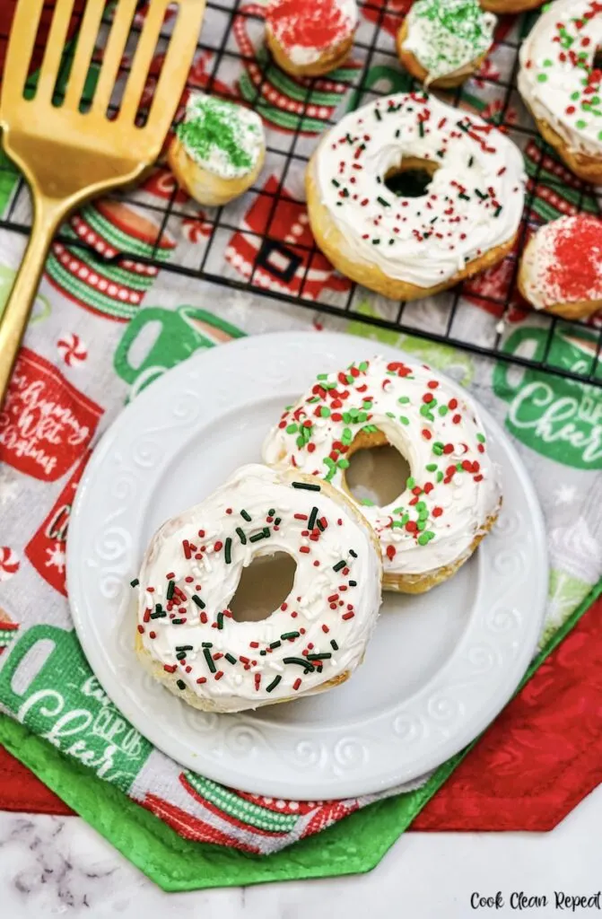 finished look at the air fryer Christmas donuts