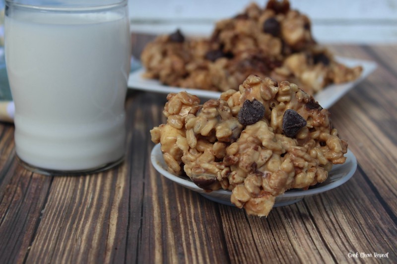 featured image showing the finished no bake cereal cookies ready to eat
