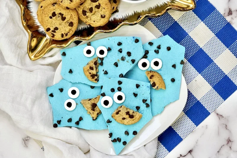 finished Cookie Monster candy bark. 