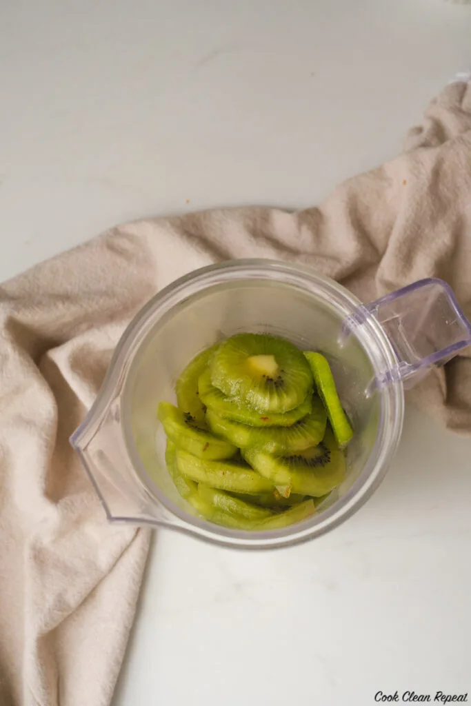 kiwis in the blender