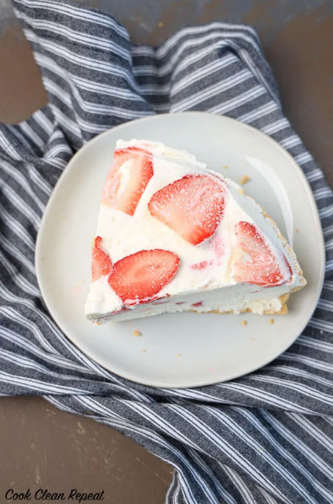 top down view of a finished strawberry cheesecake ice cream pie 
