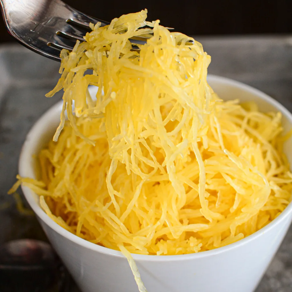 featured image showing the finished cooked spaghetti squash.