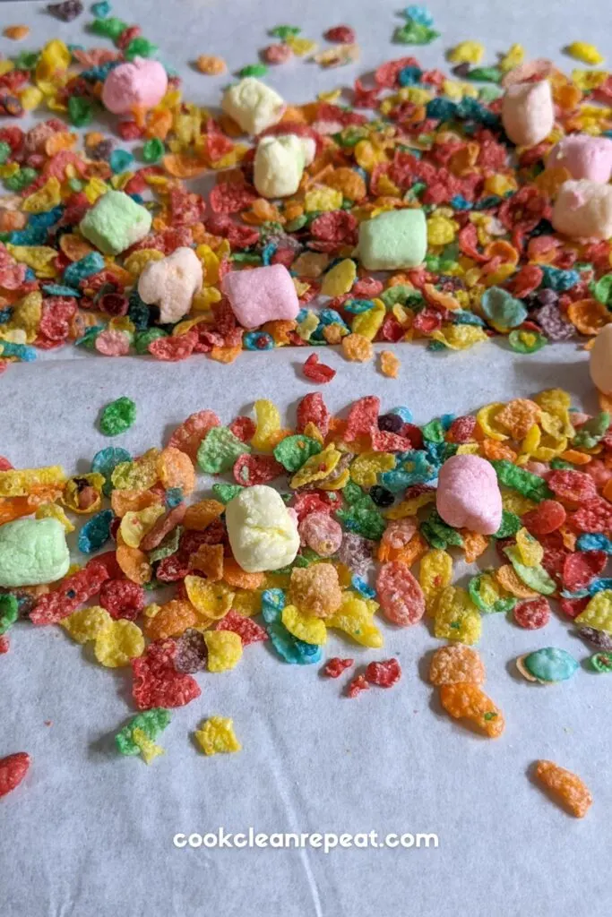 Fruity Pebbles and colored marshmallows