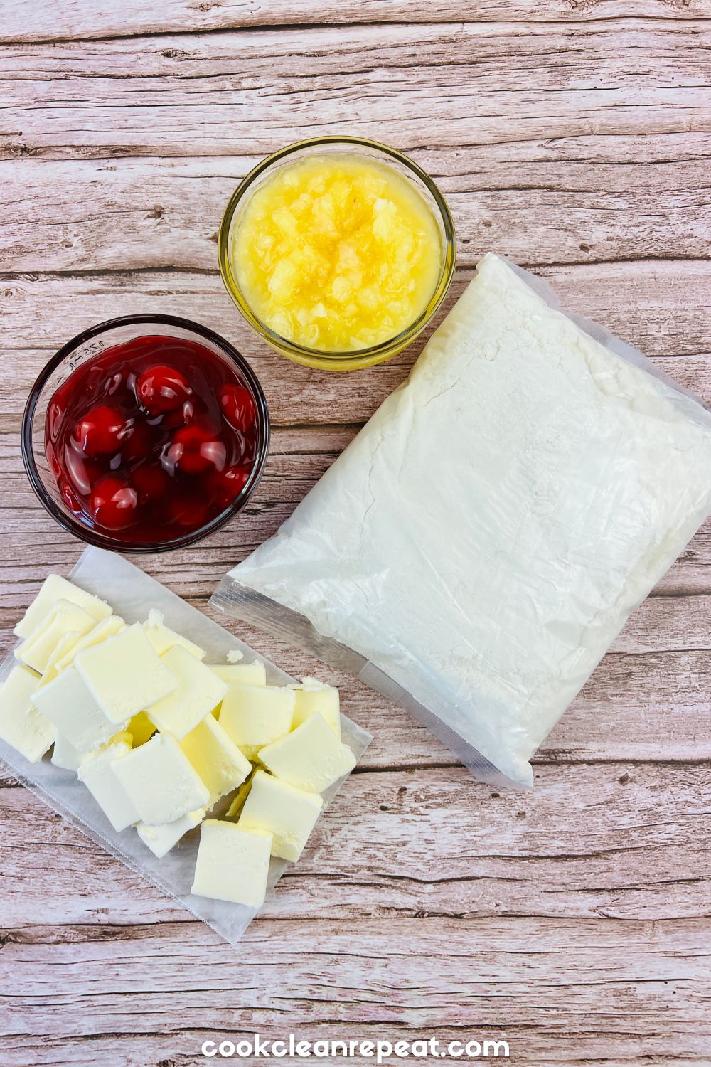 ingredients to make cherry pineapple dump cake