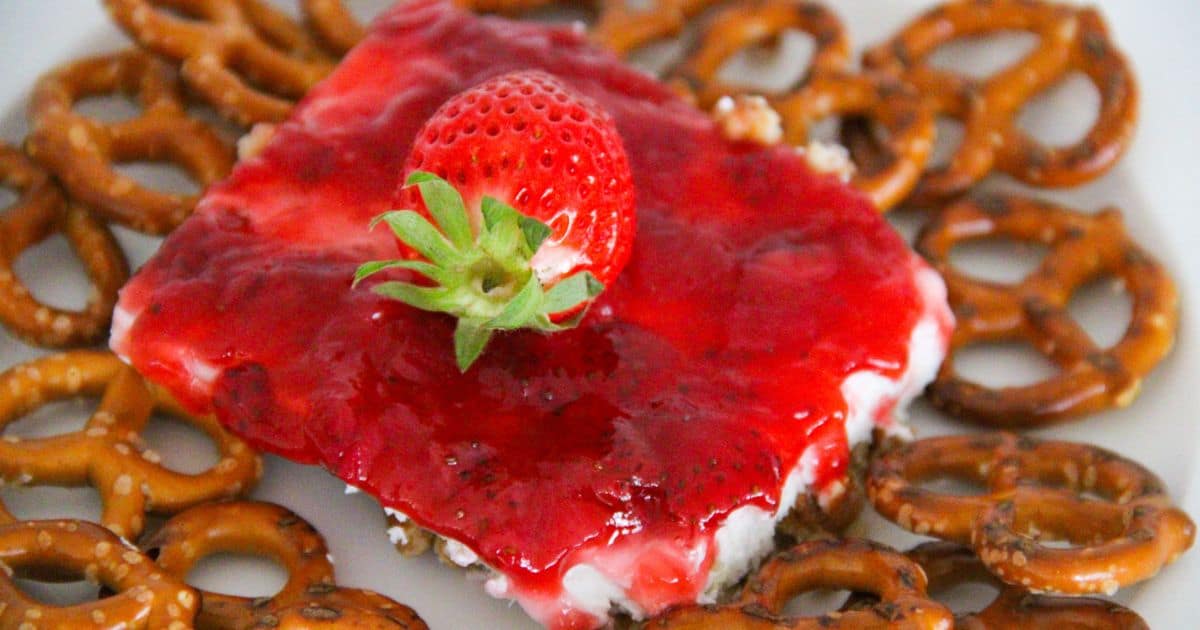 Strawberry Pretzel Salad Without Jello - Cook Clean Repeat