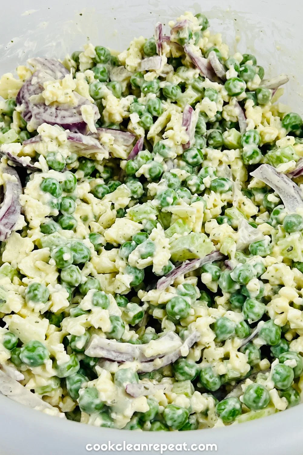 cauliflower pea salad with ranch dressing mixed together