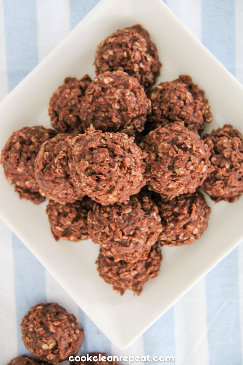 nutella no bake cookies piled on a plate