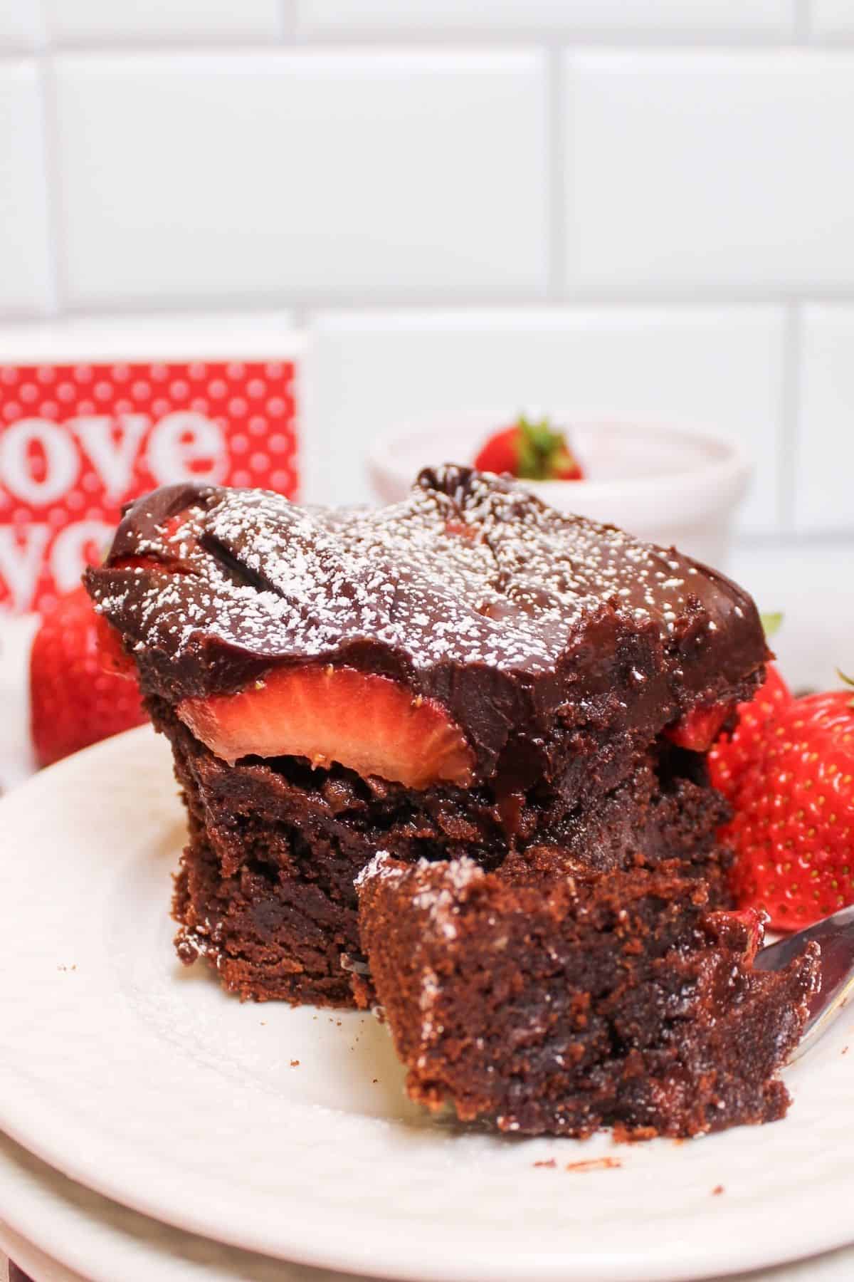 inside of a slice pf the brownies with strawberries