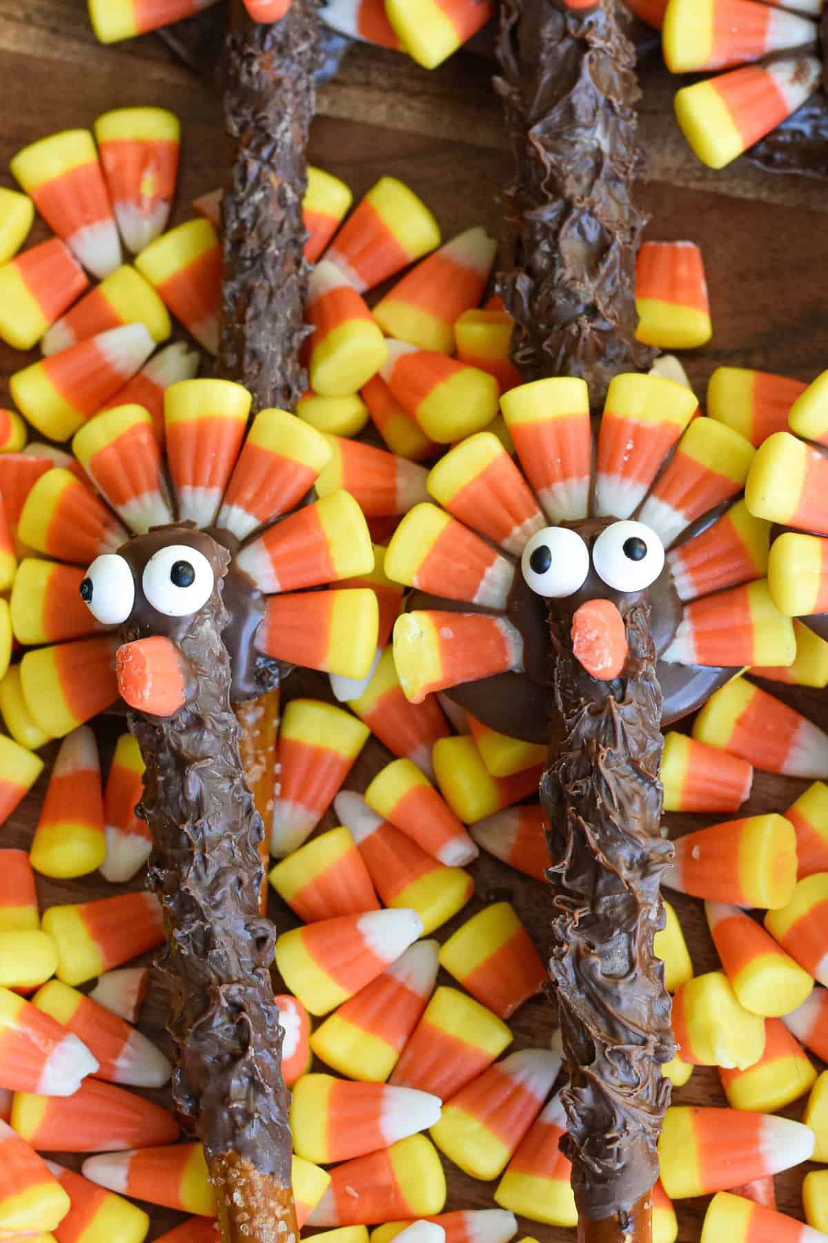 Pretzel turkey candies.