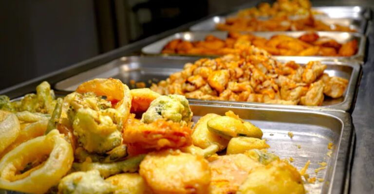 15 Buffets In Oregon Where Fresh Seafood Meets Classic Favorites