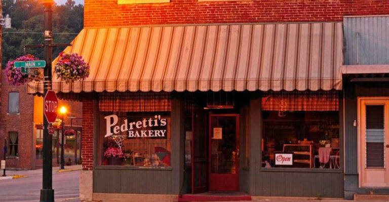 8 Small Town Iowa Bakeries Serving Pastries Too Good to Pass By