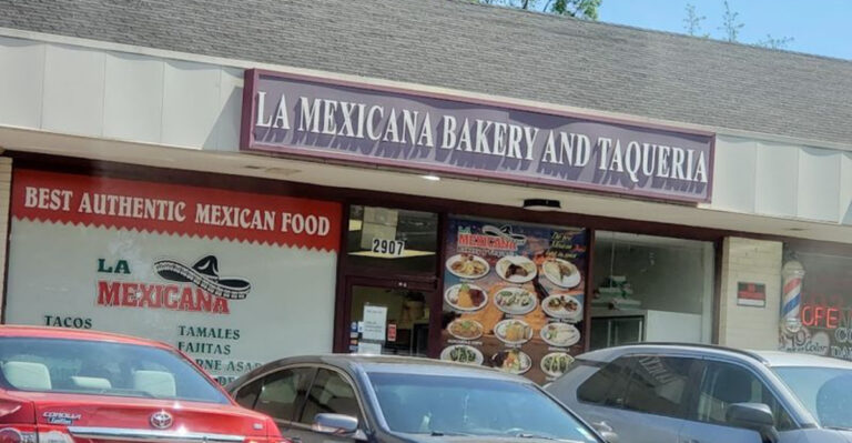 Locals Adore This Tiny Hole-In-The-Wall Spot In Alexandria, Virginia