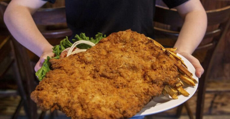 One of the Last True Roadside Cafés In Missouri Still Serving Real Chicken-Fried Steak