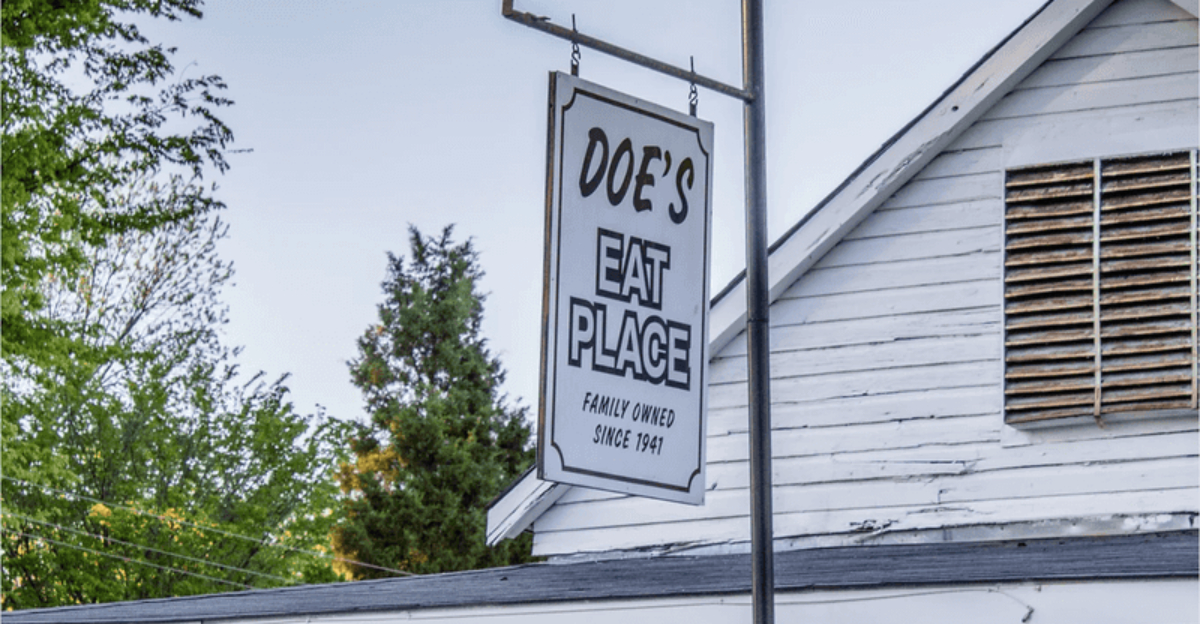 Steaks, Tamales, And Tradition At Doe’s Eat Place In Greenville, Mississippi