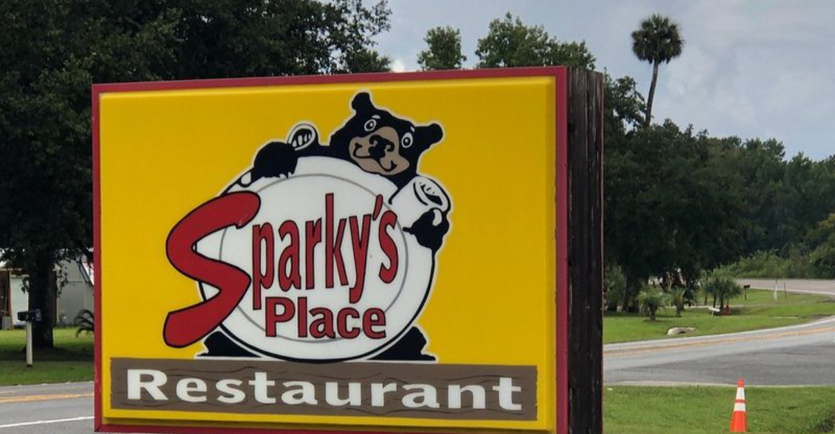 This Cozy Restaurant In Florida Has Biscuits And Gravy So Good, They’re Worth A Road Trip
