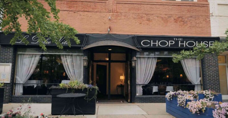 12 Unassuming Michigan Spots Where The Steaks Steal The Show