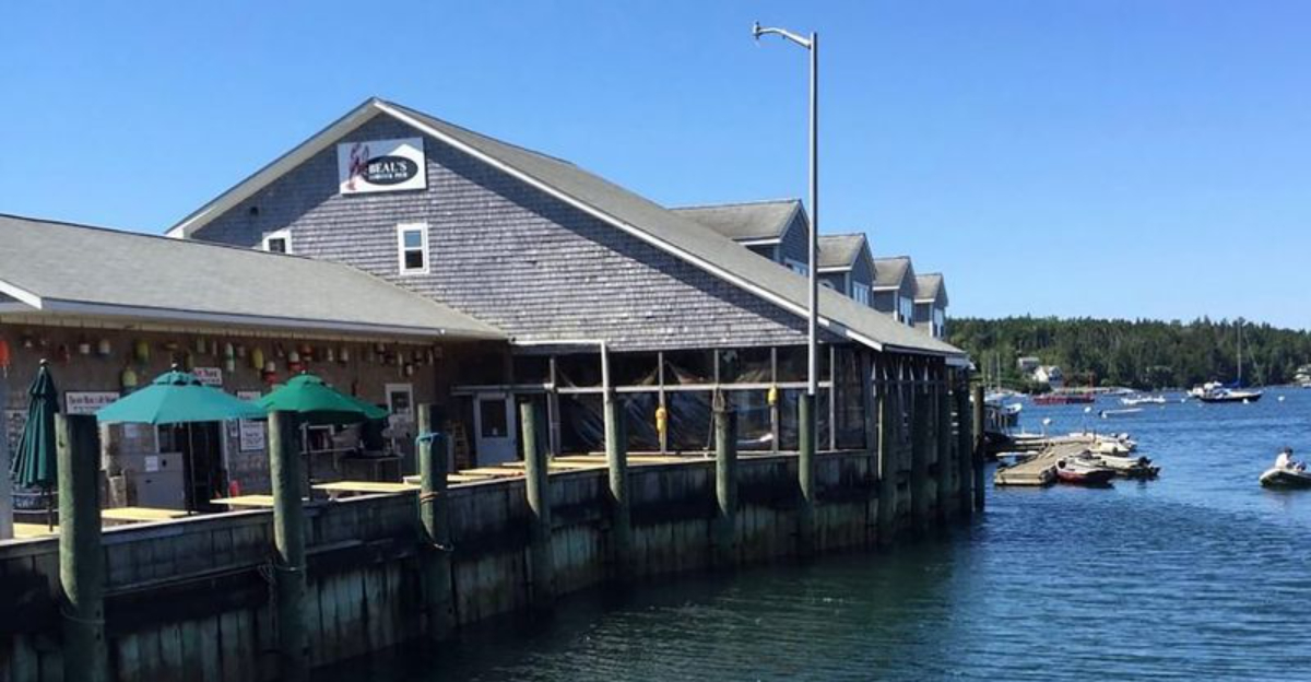 15 Seaside Maine Eateries That Make Dining Feel Like A Vacation