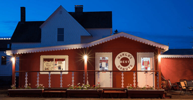 Follow The Sweet Scents To 8 Bakeries Across Small Towns In Minnesota