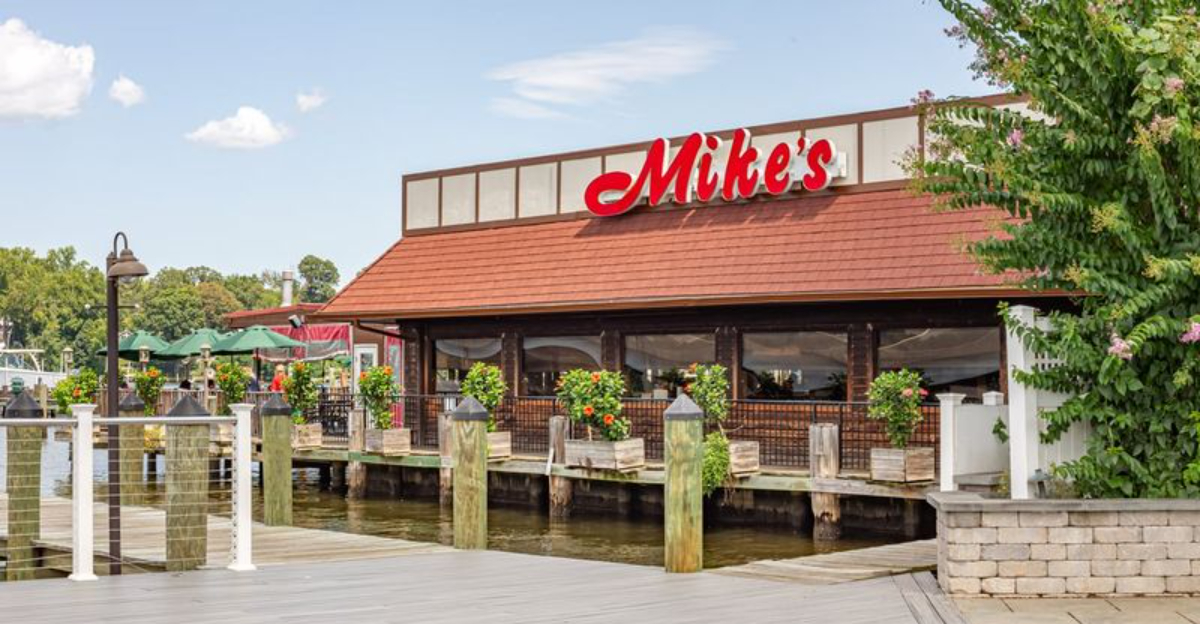 Maryland’s Chesapeake Bay Hides 13 Crab Houses Only Locals Know