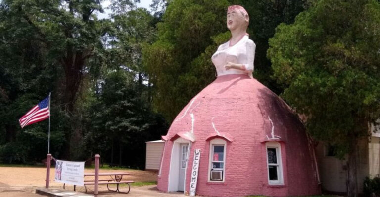 The Strangest Spot To Dine In Every State Across America