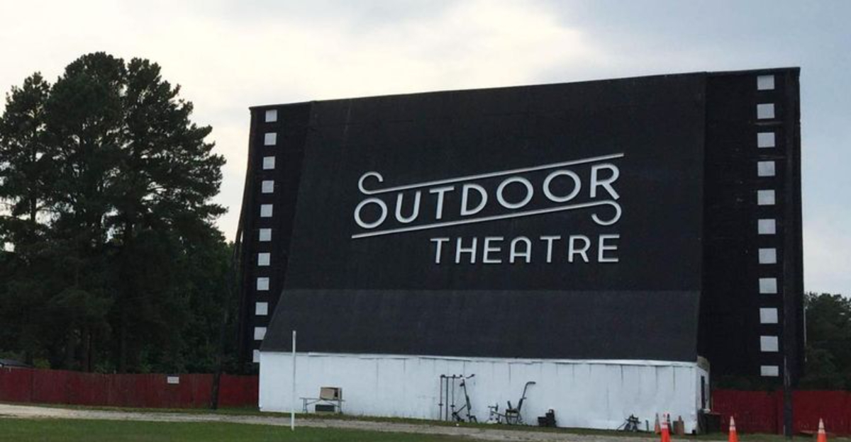 10 Retro Drive-Ins Across North Carolina Keeping The Carhop Spirit Alive