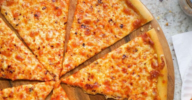 Tips For Making Authentic New York-Style Pizza In Your Own Kitchen