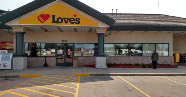 7 Wisconsin Gas Station Chains Locals Love For Fresh Baked Treats